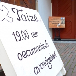 TAIZE DEVENTER - Oecumenisch meditatief avondgebed in de traditie van Taizé. Elke woensdagavond in de Broederenkerk (Ook Online)